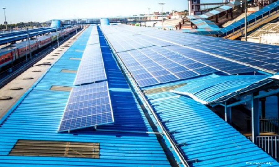 Indian Railways plans to install rooftop solar at nearly 7000 stations nationwide